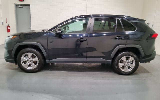 Used 2025 Toyota RAV4 XLE AWD/4WD image 7