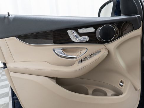 Used 2016 Mercedes-Benz GLC 300 image 11