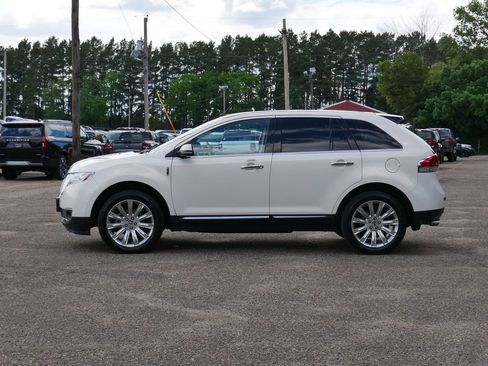 Used 2013 Lincoln MKX AWD image 5