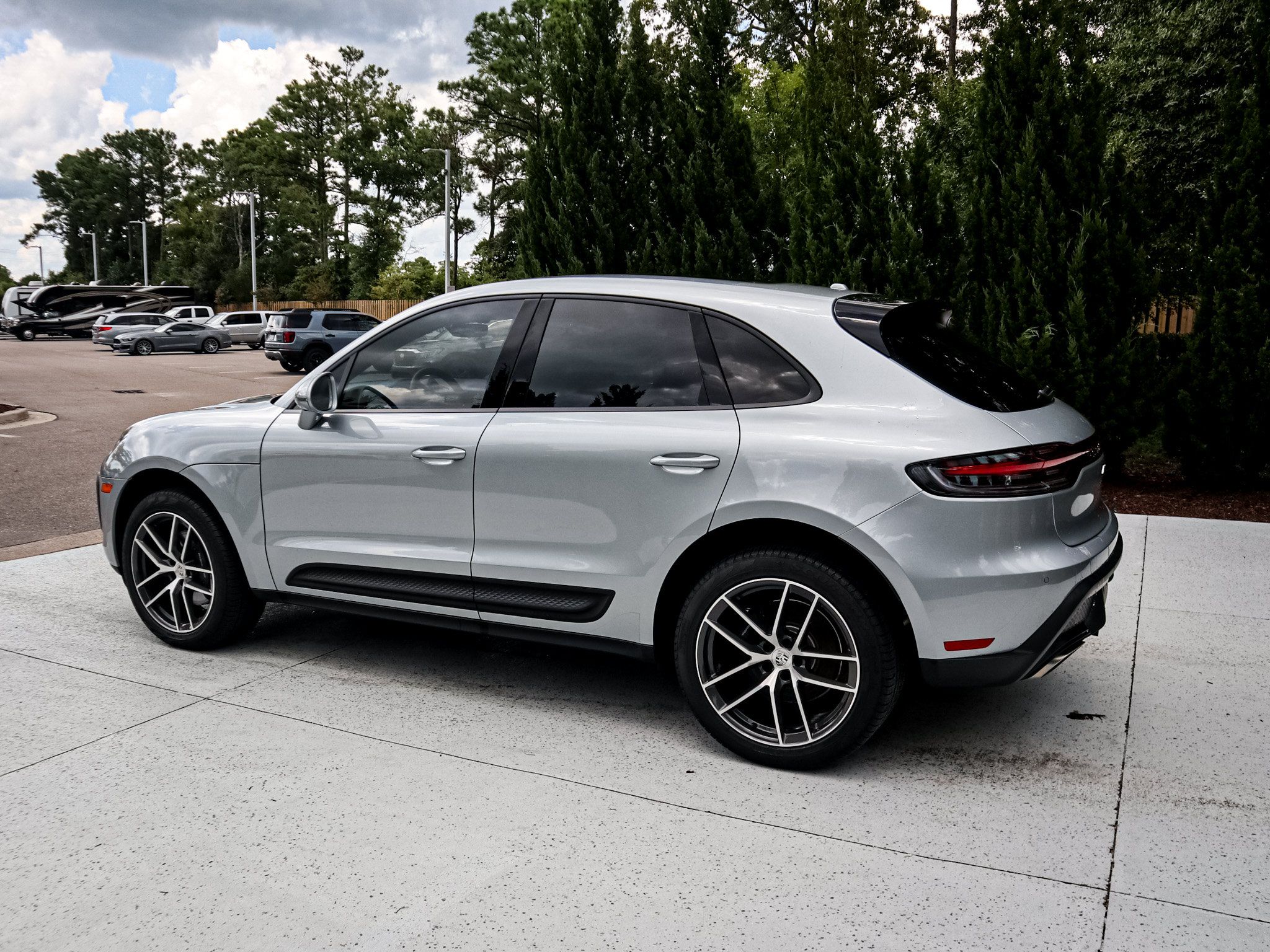 Used 2026 Porsche Macan w/ Premium Package Plus AWD/4WD image 7