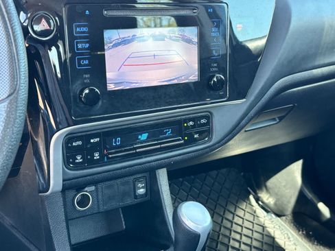 Used 2019 Toyota Corolla LE FWD image 24
