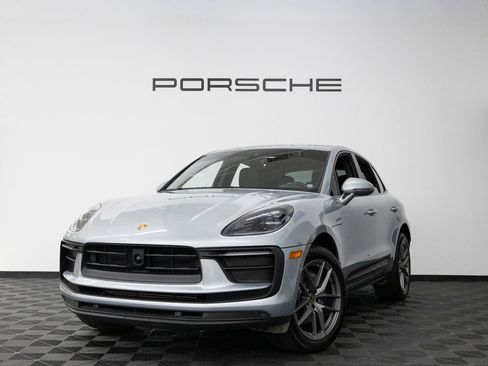 Certified 2025 Porsche Macan AWD/4WD image 1