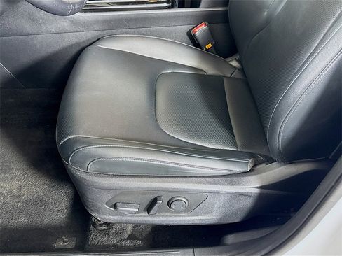 Used 2024 Kia Sportage EX image 19