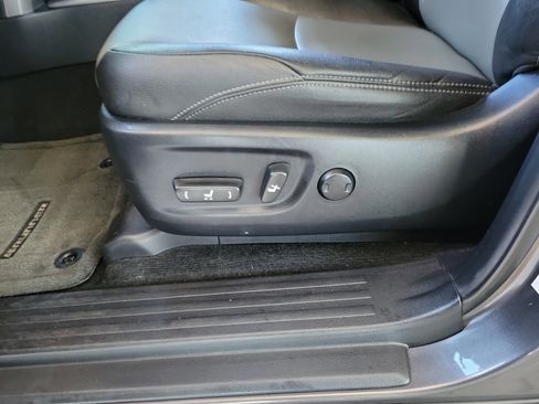 Used 2015 Toyota 4Runner Limited image 24