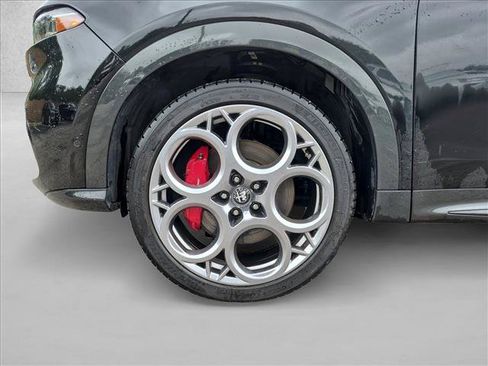 Used 2024 Alfa Romeo Tonale Veloce AWD/4WD image 9