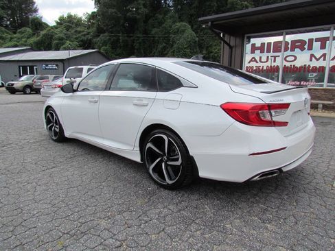 Used 2022 Honda Accord Sport image 3