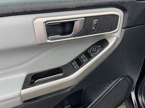 Used 2021 Ford Explorer XLT w/ Equipment Group 202A image 23