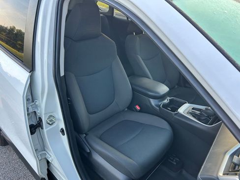 Used 2022 Toyota RAV4 LE image 15