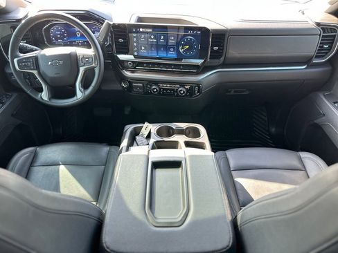 Used 2025 Chevrolet Silverado 2500 LT w/ Trail Boss Package AWD/4WD image 3
