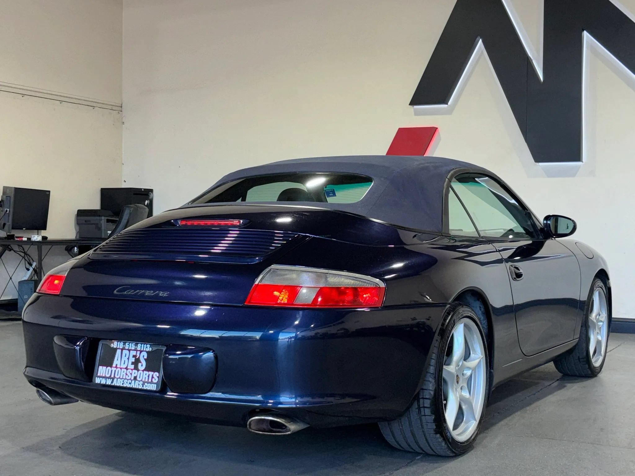 Used 2003 Porsche 911 Cabriolet image 10