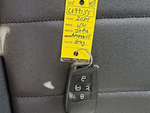 Certified 2024 Volkswagen Jetta SE FWD image 36