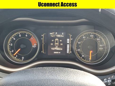 Certified 2018 Jeep Cherokee Latitude image 15