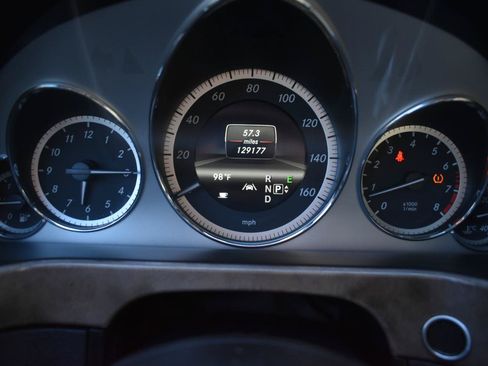 Used 2013 Mercedes-Benz E 550 4MATIC Sedan image 17
