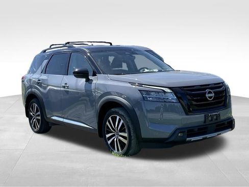 Certified 2023 Nissan Pathfinder Platinum AWD/4WD image 3