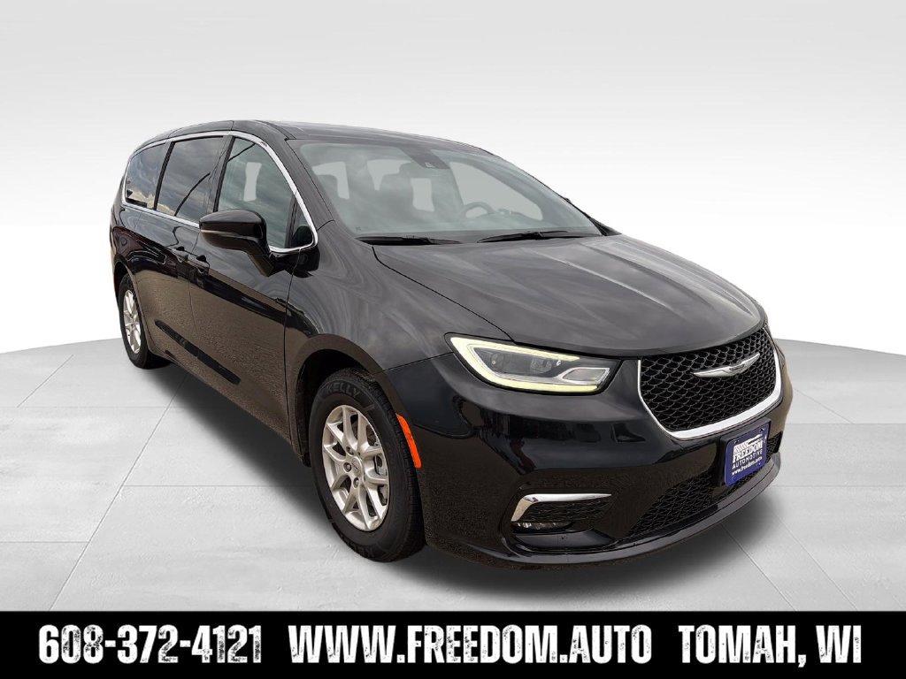 Used 2025 Chrysler Pacifica Select FWD image 11