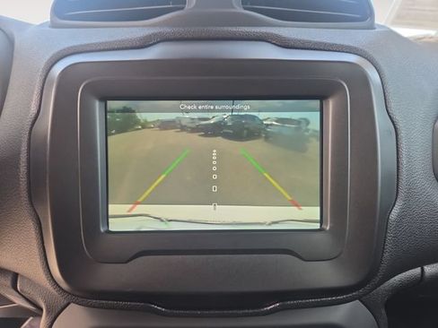 Used 2019 Jeep Renegade Limited w/ Safety and Security Group AWD/4WD image 23
