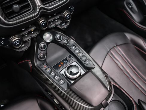 Used 2023 Aston Martin V8 Vantage Roadster RWD image 30