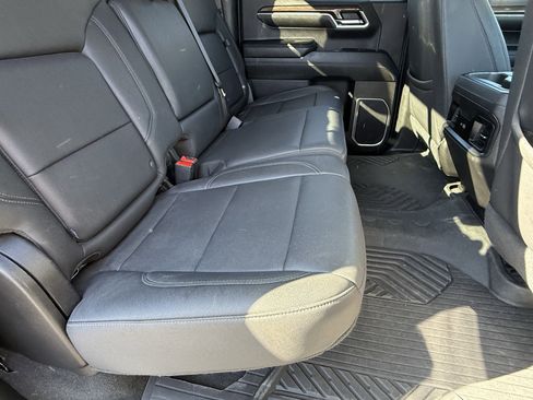 Used 2024 Chevrolet Silverado 1500 LT Trail Boss w/ LT Trail Boss Premium Package AWD/4WD image 15