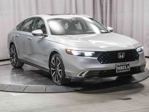Used 2024 Honda Accord Touring image 5