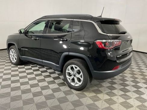 Used 2026 Jeep Compass Latitude AWD/4WD image 4