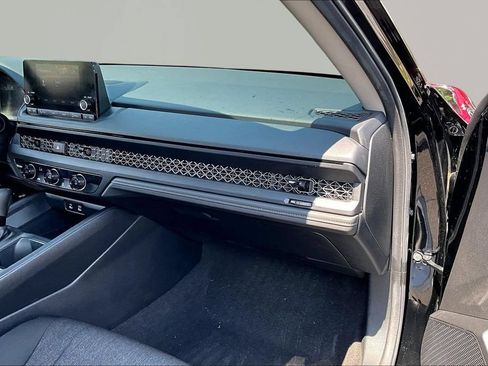 Used 2025 Honda Accord LX image 18
