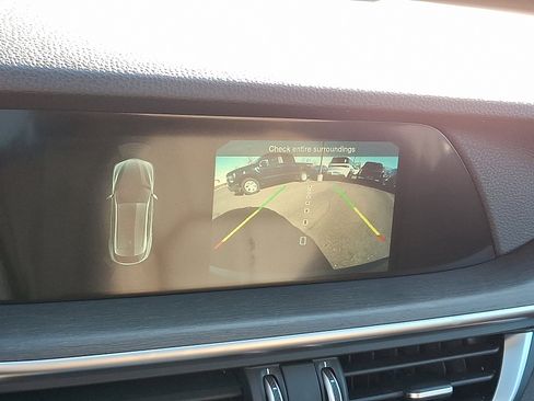 Used 2022 Alfa Romeo Stelvio Ti image 19