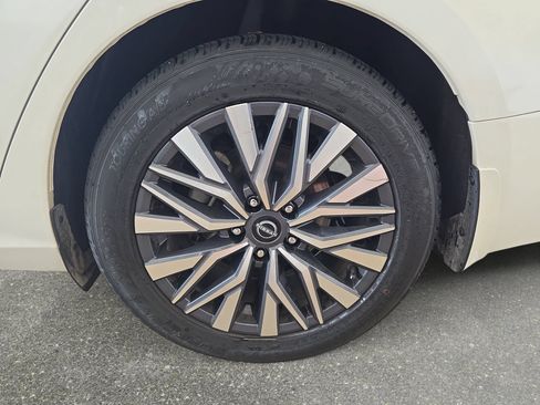 Used 2023 Nissan Altima 2.5 SV FWD image 30