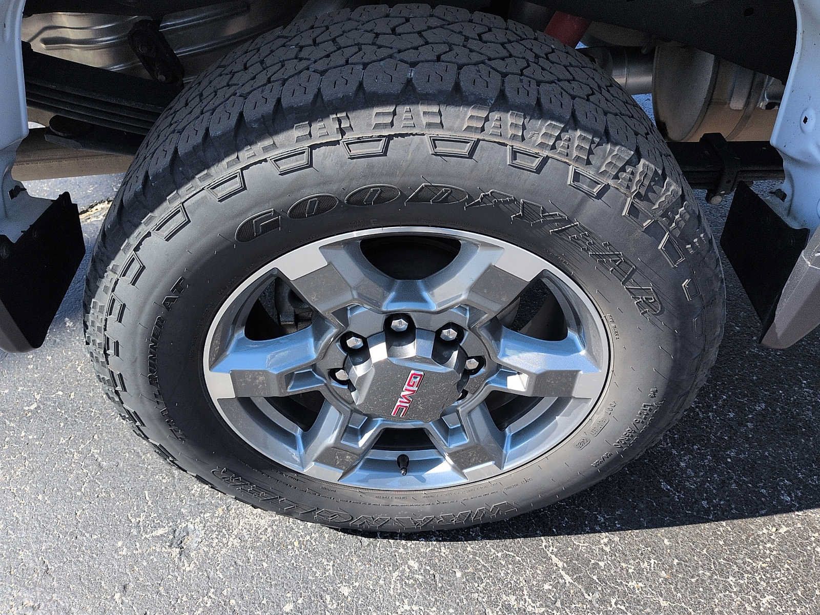 Used 2025 GMC Sierra 2500 SLE w/ SLE Convenience Package AWD/4WD image 9