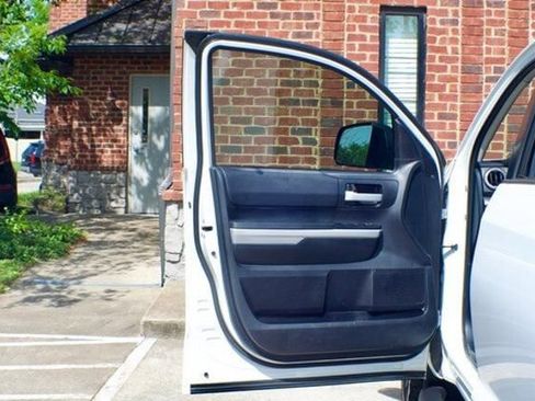 Used 2020 Toyota Tundra SR5 w/ SR5 Upgrade Package image 19