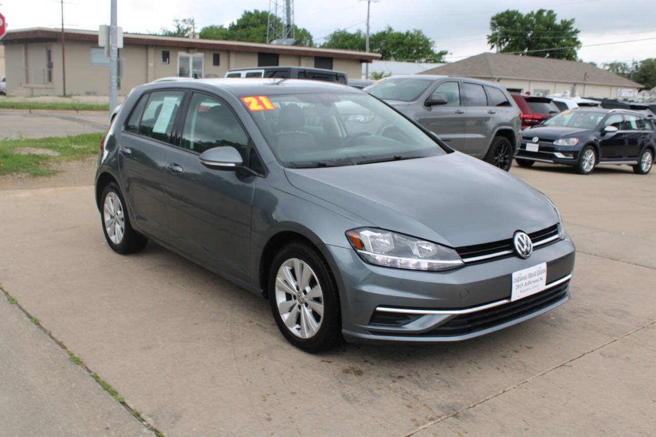 Used 2021 Volkswagen Golf 4-Door FWD image 2