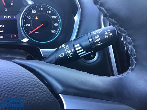 Used 2023 Chevrolet Traverse RS image 33