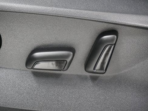 Used 2022 Volkswagen Taos SE image 15