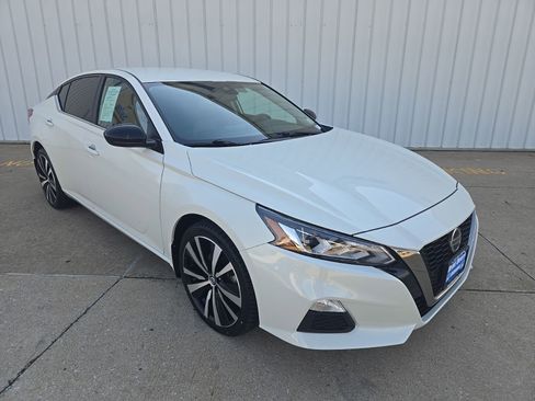 Used 2020 Nissan Altima 2.5 SR AWD/4WD image 2