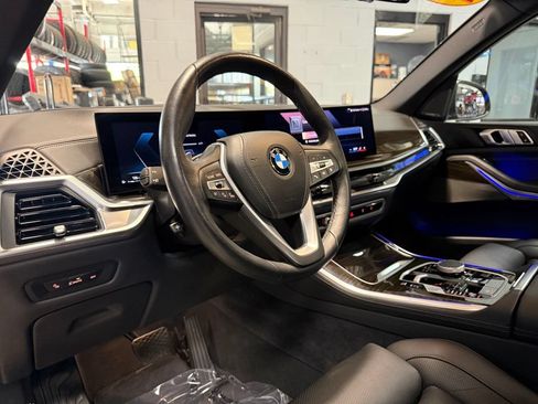 Used 2024 BMW X5 xDrive40i AWD/4WD image 11