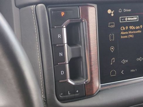 Used 2024 GMC Yukon Denali Ultimate AWD/4WD image 9