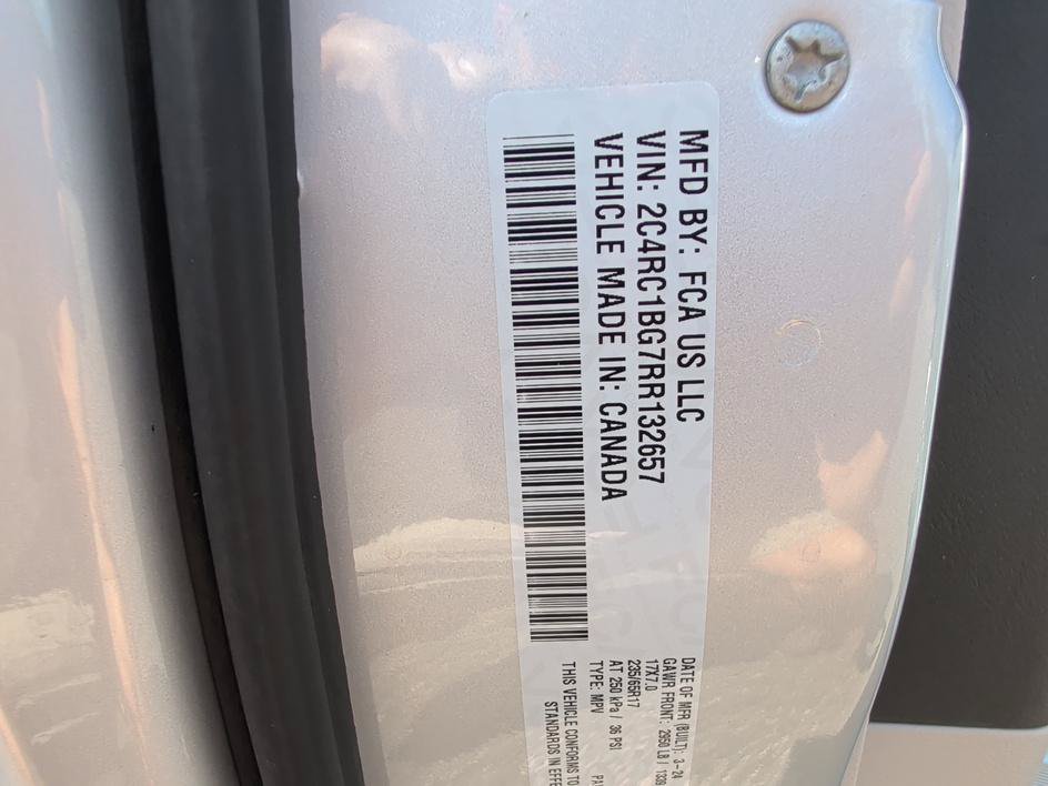 Used 2024 Chrysler Pacifica Touring-L FWD image 32
