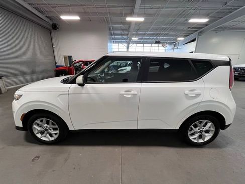 Used 2024 Kia Soul LX w/ Option Group 015 image 6