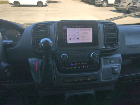 Used 2025 RAM ProMaster 2500 w/ U-Haul Equipment Group FWD image 19