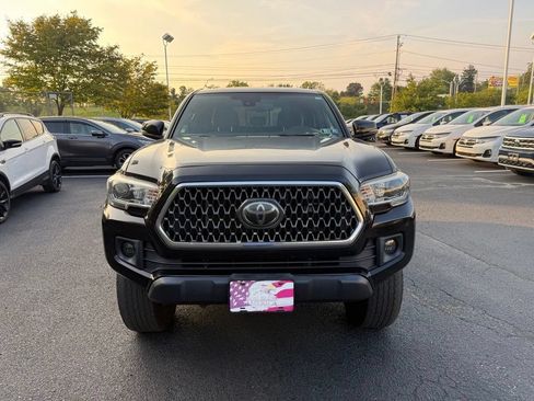 Used 2018 Toyota Tacoma TRD Off-Road AWD/4WD image 9