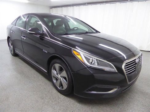Used 2017 Hyundai Sonata Limited w/ Ultimate Package 02 FWD image 1