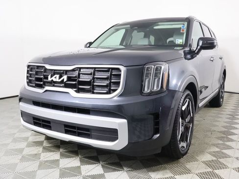 Used 2024 Kia Telluride S w/ S Sunroof Package image 2