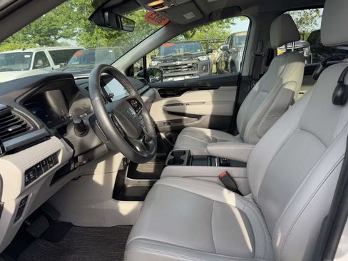 Used 2023 Honda Odyssey Touring image 18