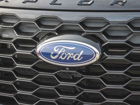 Certified 2025 Ford Explorer ST-Line w/ Premium Package image 7