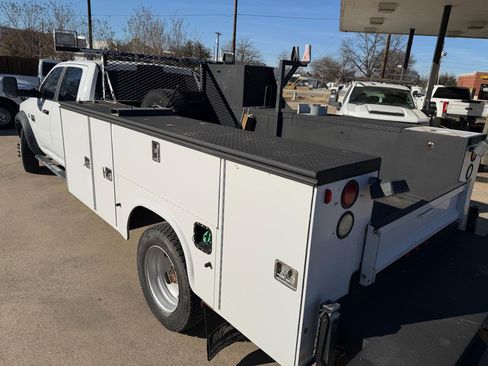 Used 2011 RAM 5500 SLT image 11