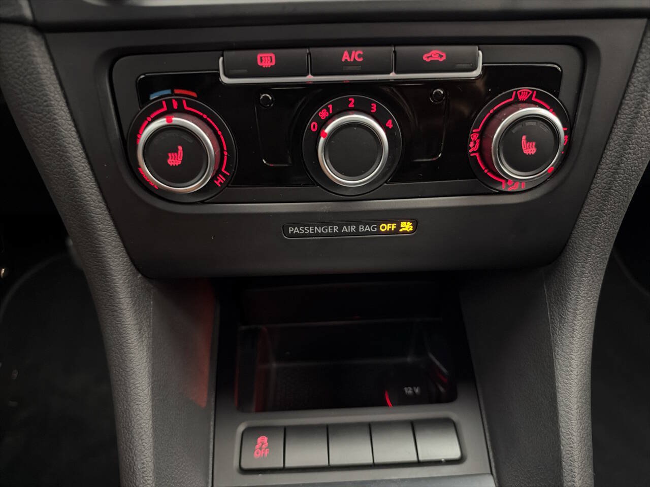Used 2014 Volkswagen Jetta SE FWD image 15