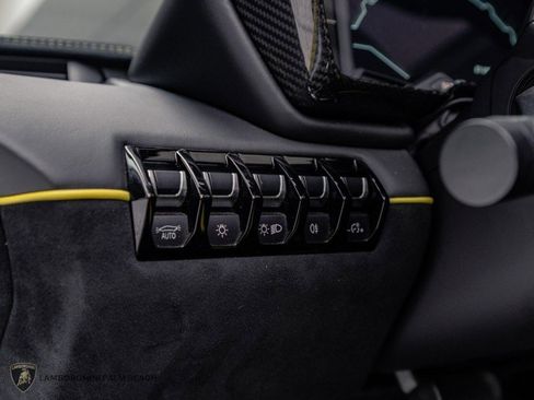 Used 2017 Lamborghini Aventador LP 750-4 Superveloce image 32