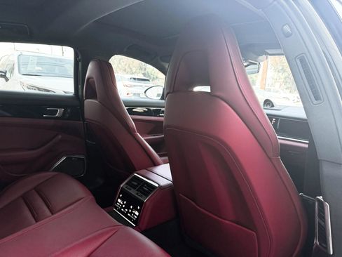 Used 2022 Porsche Panamera 4S AWD/4WD image 30
