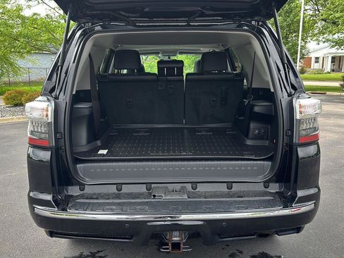 Used 2018 Toyota 4Runner Limited AWD/4WD image 18