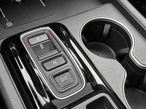 Used 2025 Honda Pilot Touring image 29