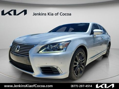 Used 2015 Lexus LS 460 w/ Comfort Package RWD image 11